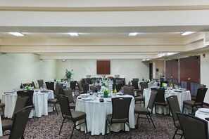 Ballroom - Oxford Suites Spokane Valley (Spokane Valley)
