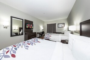 Laptop workspace, blackout drapes, iron/ironing board, free WiFi - Red Roof Inn Atlanta Southeast - Stockbridge (Stockbridge)