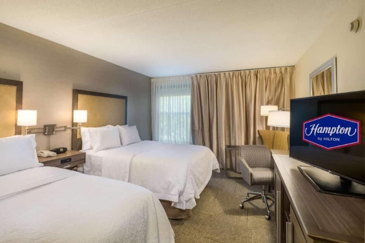 Premium bedding, down comforters, in-room safe, individually furnished