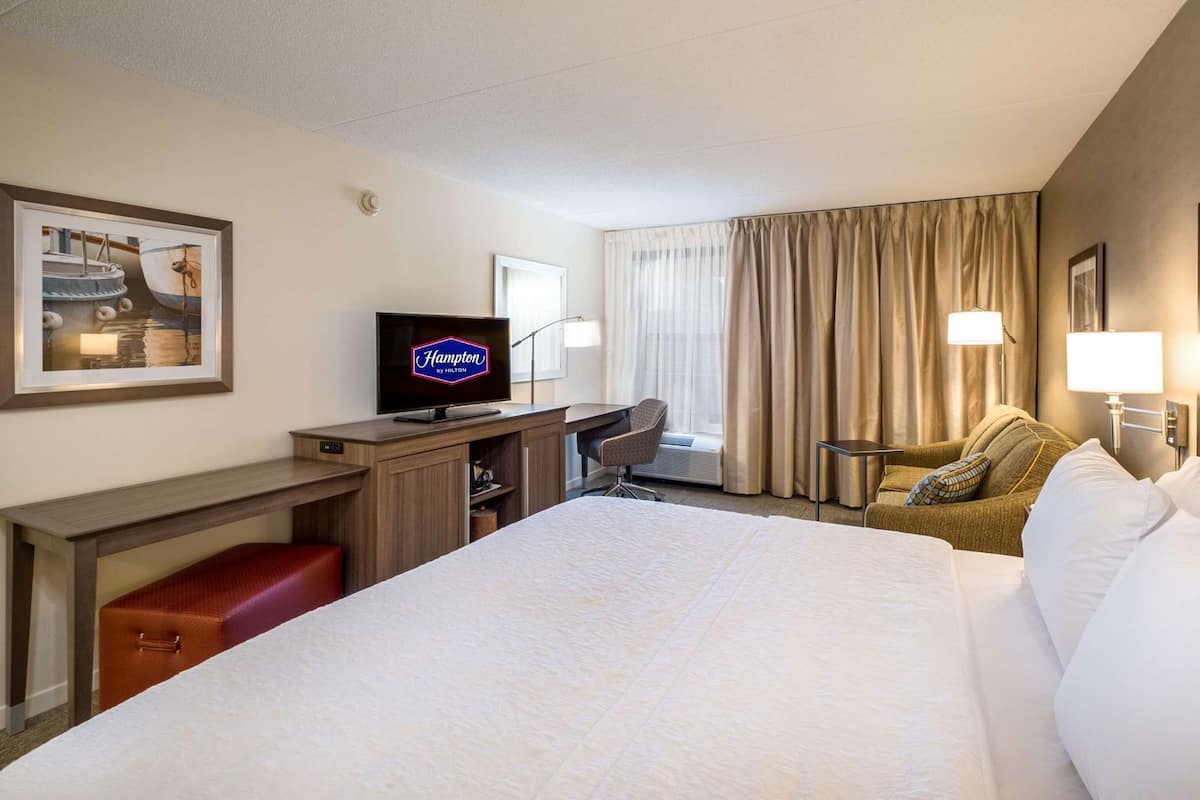 Premium bedding, down comforters, in-room safe, individually furnished