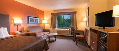Deluxe Room, 1 Queen Bed, Non Smoking | Desk, blackout drapes, iron/ironing board, free WiFi