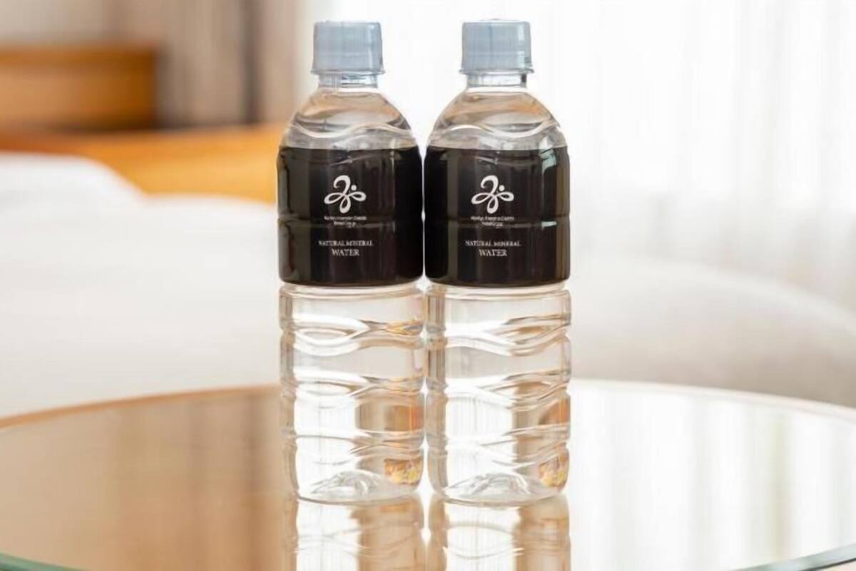 Hochwertige Bettwaren, Daunenbettdecken, Zimmersafe, Schreibtisch