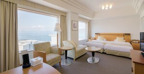 Hollywood Deluxe Twin Room, Non Smoking (39 sqm) | 1 bedroom, premium bedding, down comforters, in-room safe