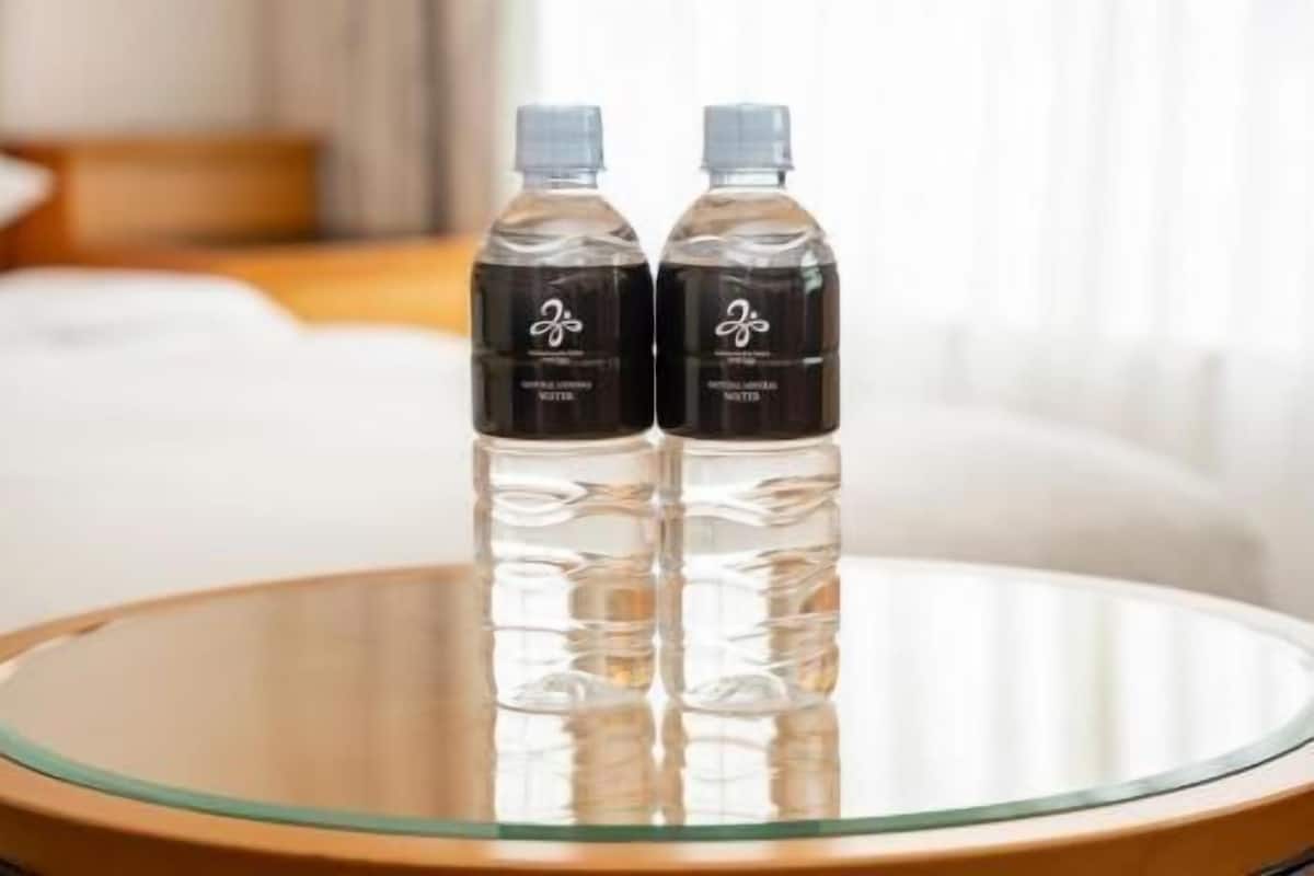 Hochwertige Bettwaren, Daunenbettdecken, Zimmersafe, Schreibtisch