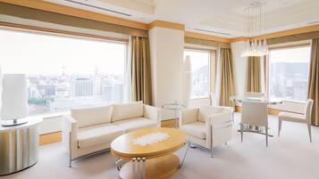 1 bedroom, premium bedding, down duvets, in-room safe