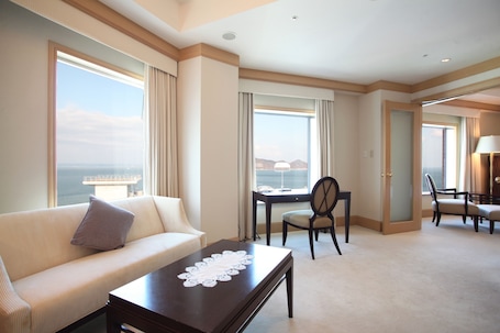 Crown Suite, Non Smoking (58 sqm) | Living area | LED TV, pay movies. JR Hotel Clement Takamatsu