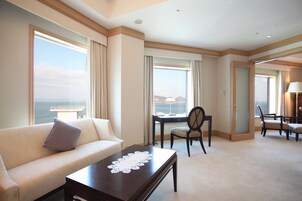 스위트, 금연 (Crown) | 거실 공간 | LED TV, 유료 영화