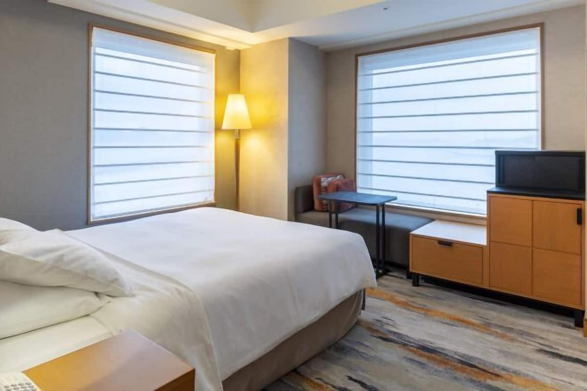 1 Schlafzimmer, hochwertige Bettwaren, Daunenbettdecken, Zimmersafe