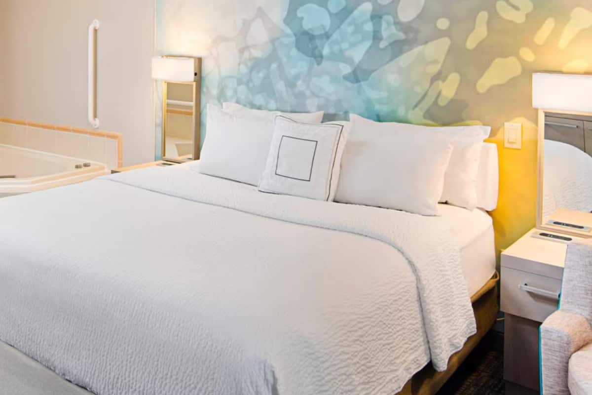 Chambre, 1 très grand lit et 1 canapé-lit, non-fumeurs | Literie hypoallergénique, surmatelas, bureau