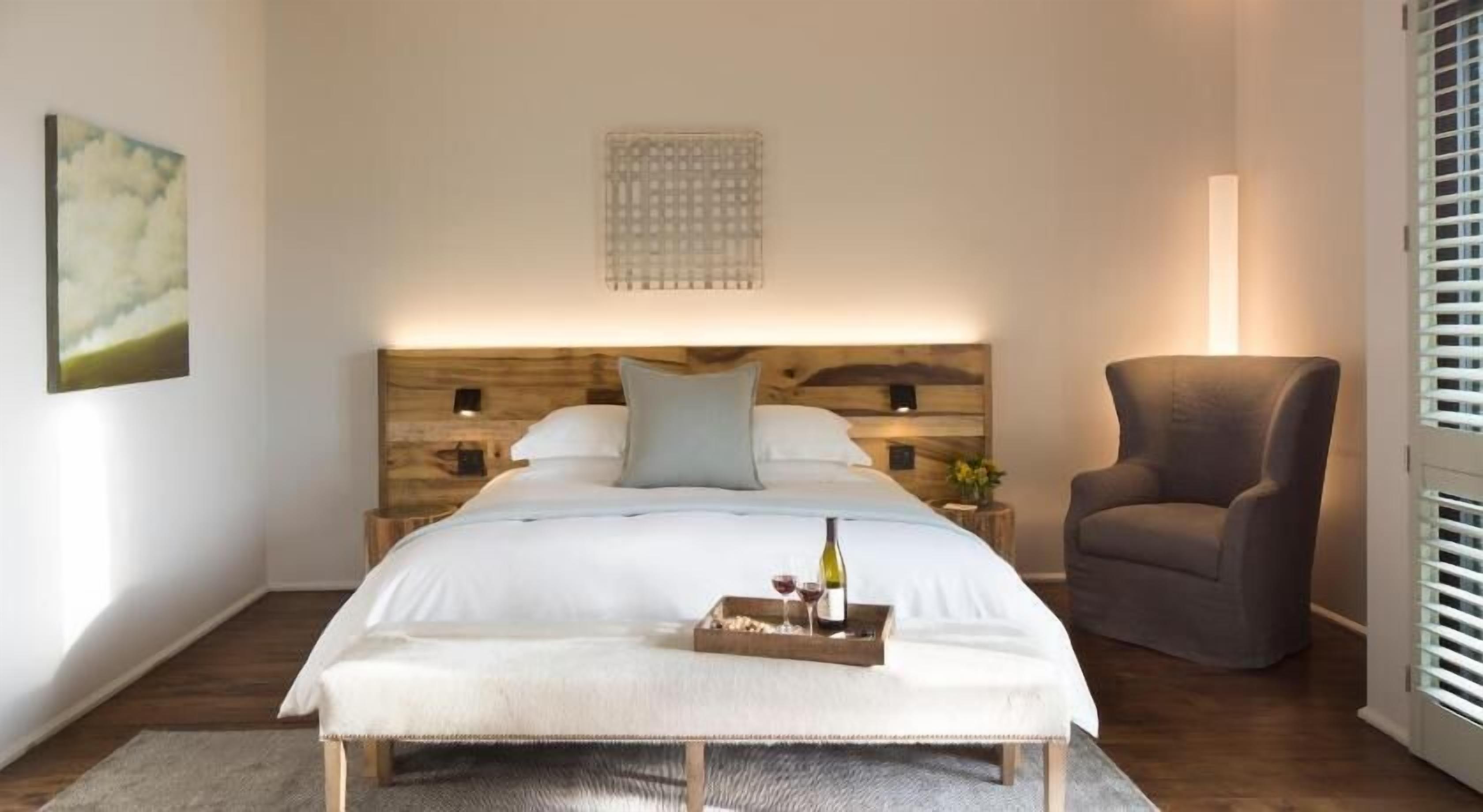 Frette Italian sheets, down duvets, in-room safe, iron/ironing board