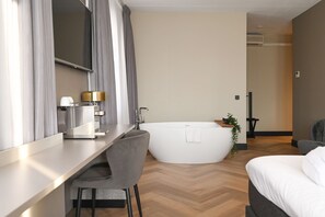 Literie hypoallergénique, minibar, coffre-fort, bureau