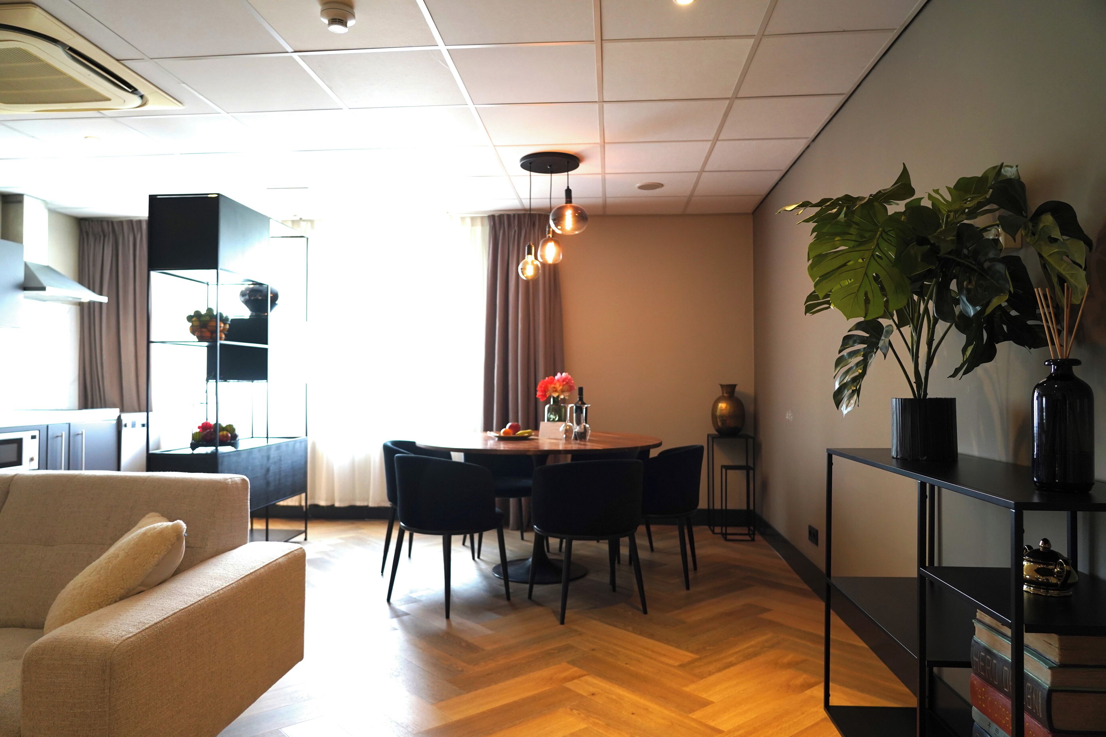 Ropa de cama hipoalergénica y minibar 