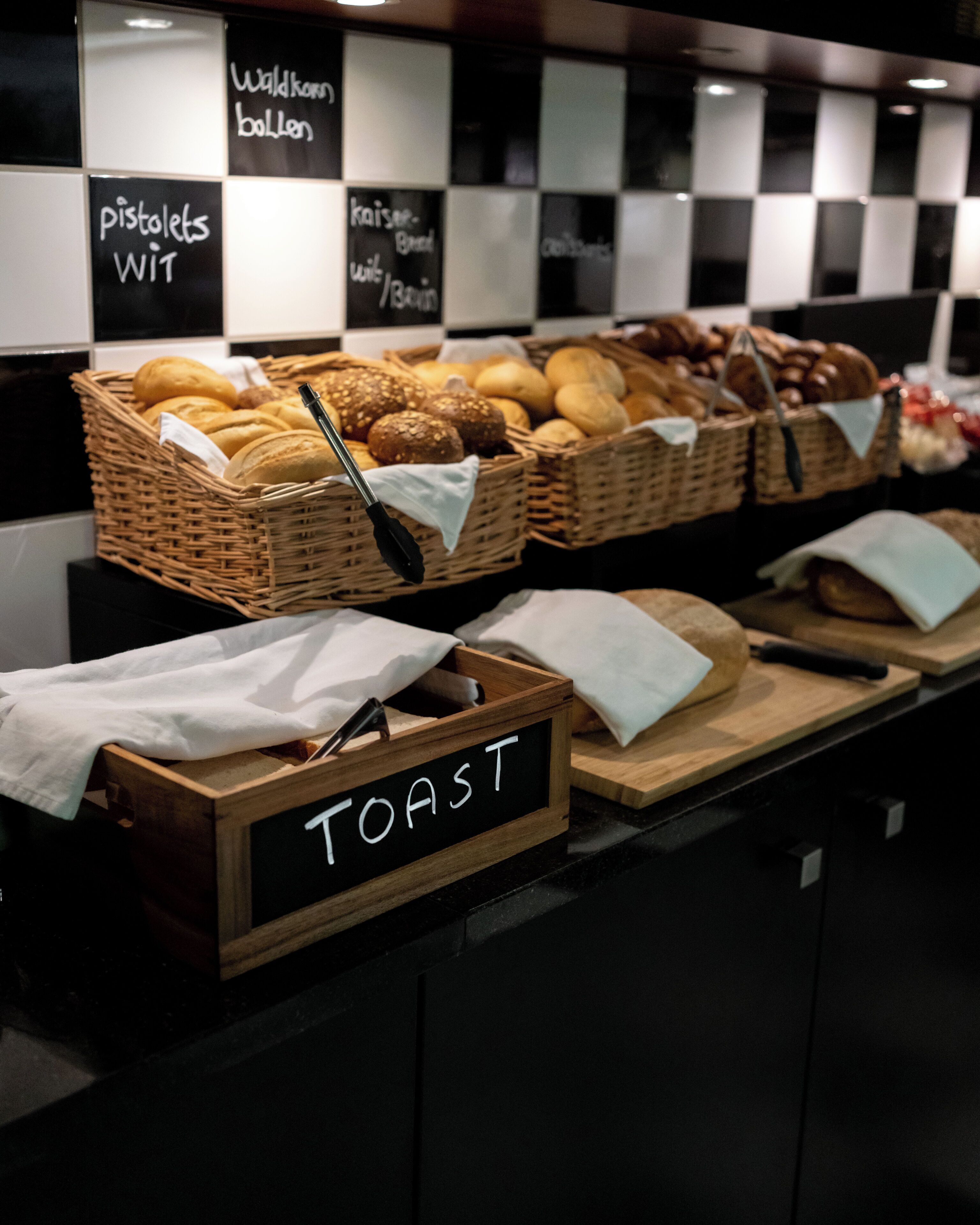 daily buffet breakfast (eur 21.50 per person)