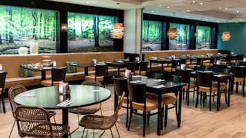 Dagelijks ontbijtbuffet (EUR 21.50 per persoon)