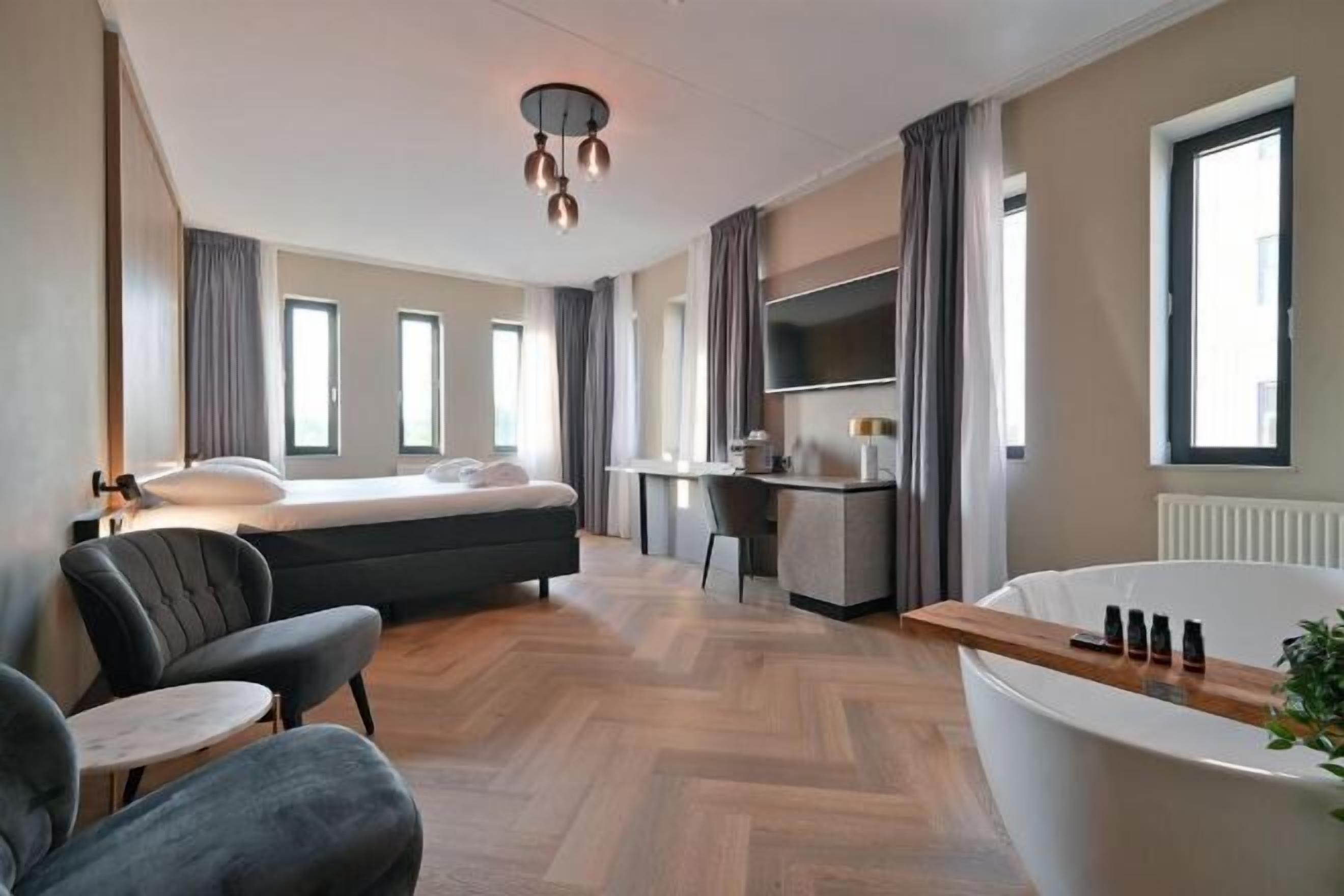 防过敏的被褥、迷你吧、客房内保险箱、办公桌