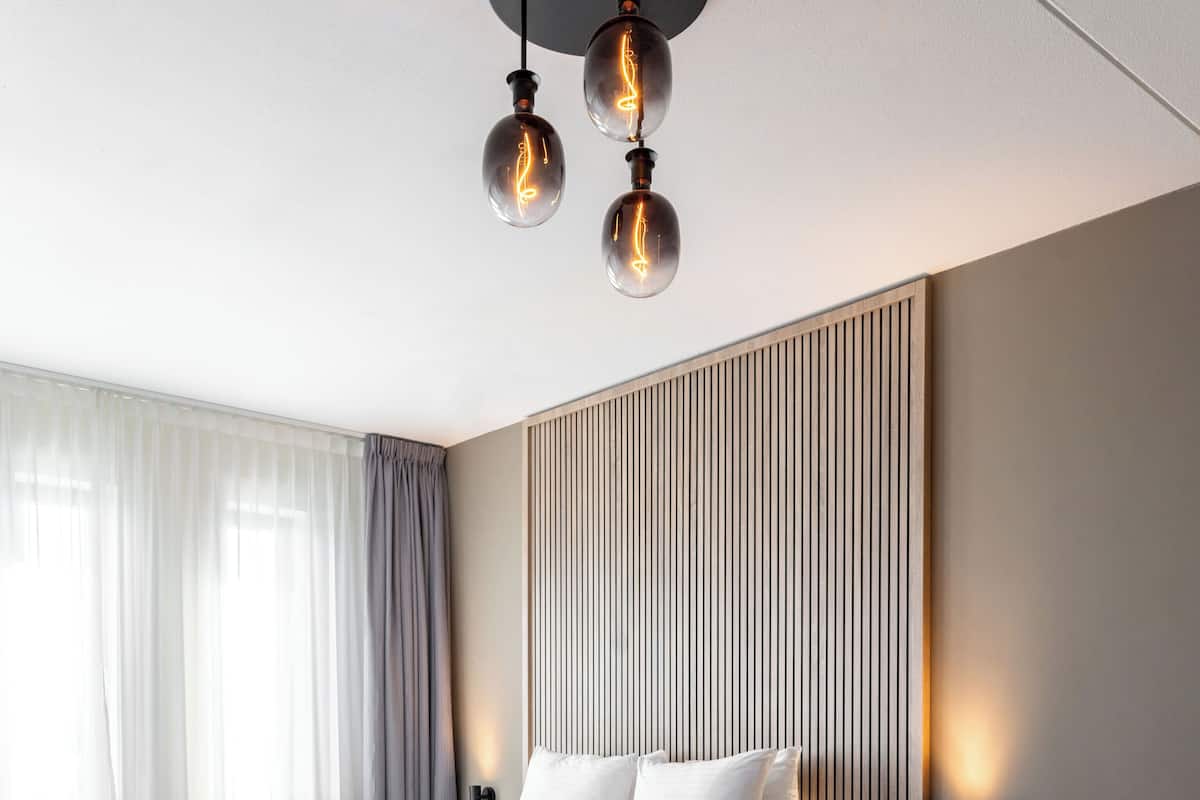 Ropa de cama hipoalergénica y minibar