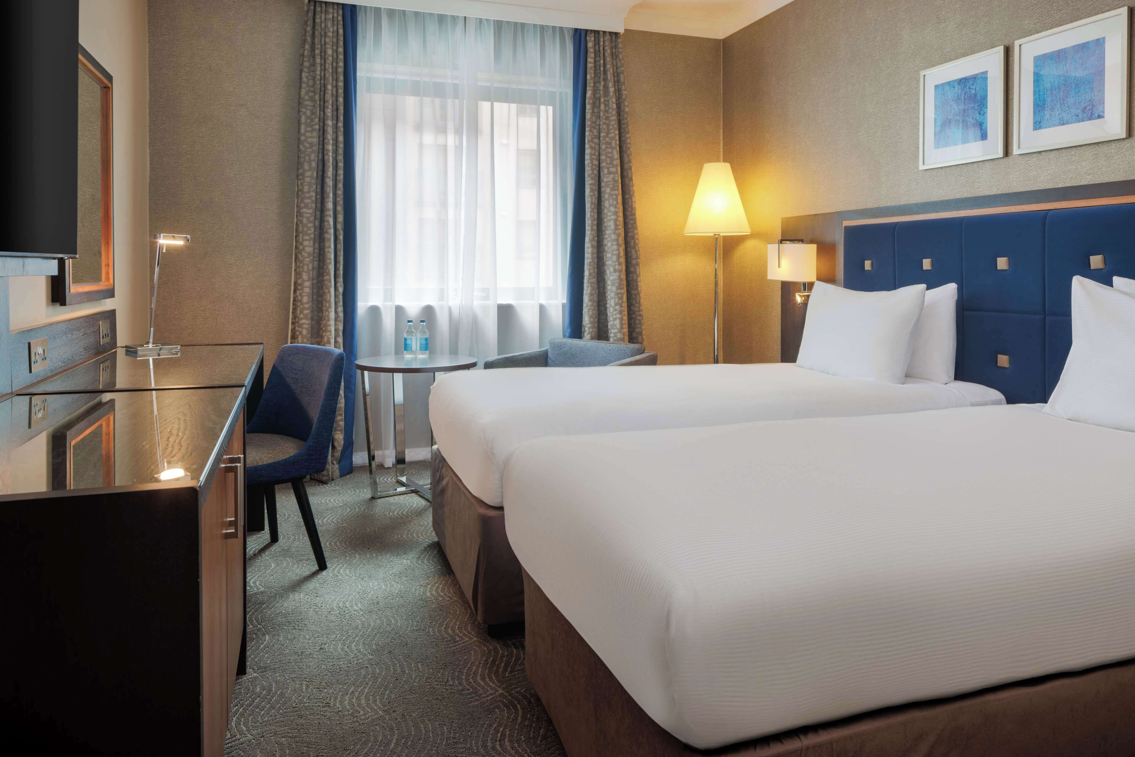 Foto - DoubleTree by Hilton Woking