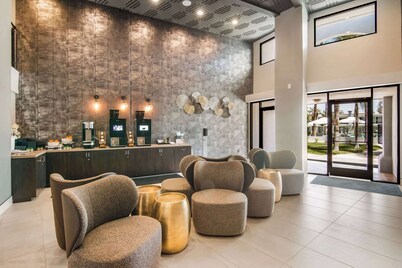 Hourglass Hotel, Ascend Hotel Collection