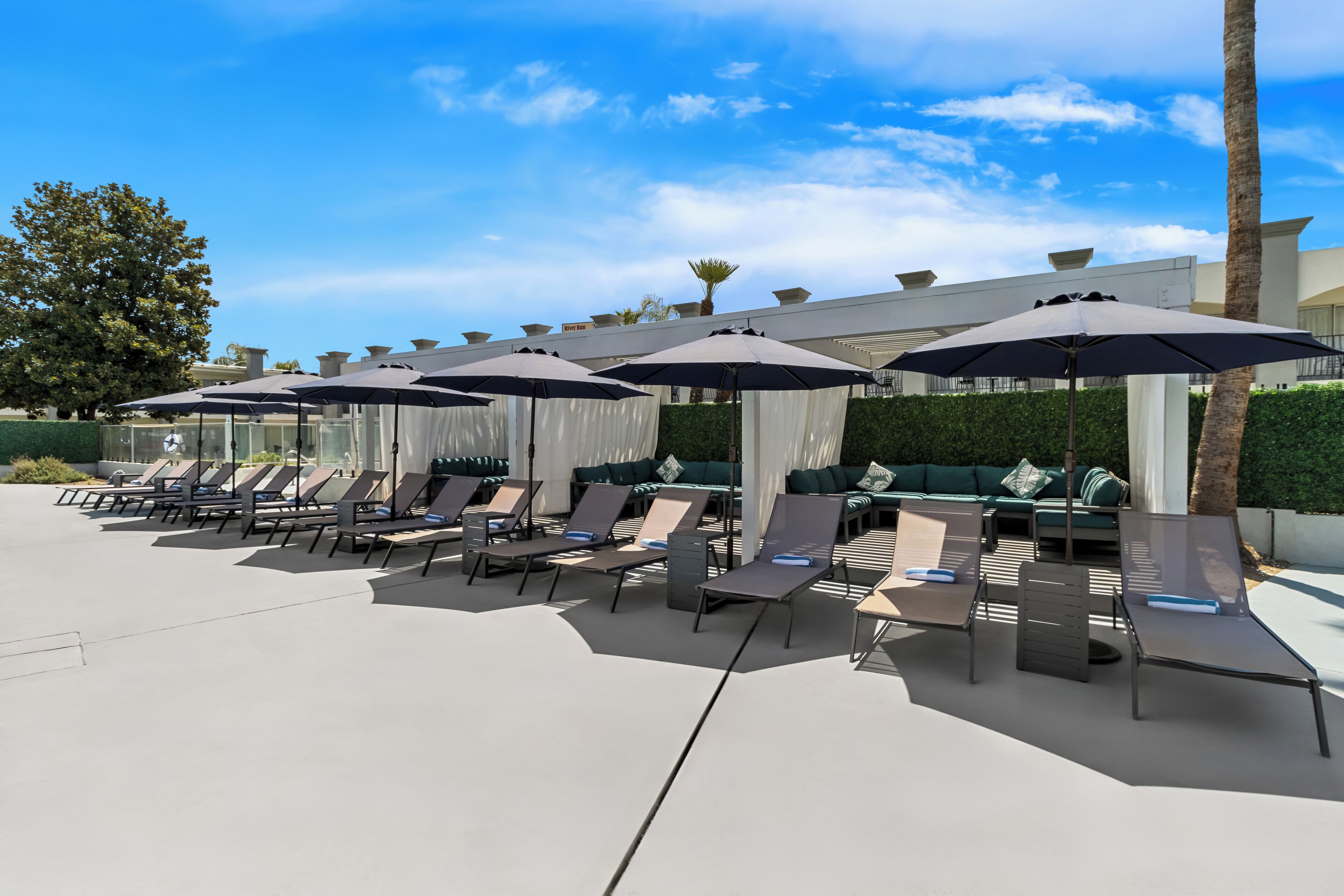 outdoor pool, open 10:00 am to 10:00 pm, free pool cabanas