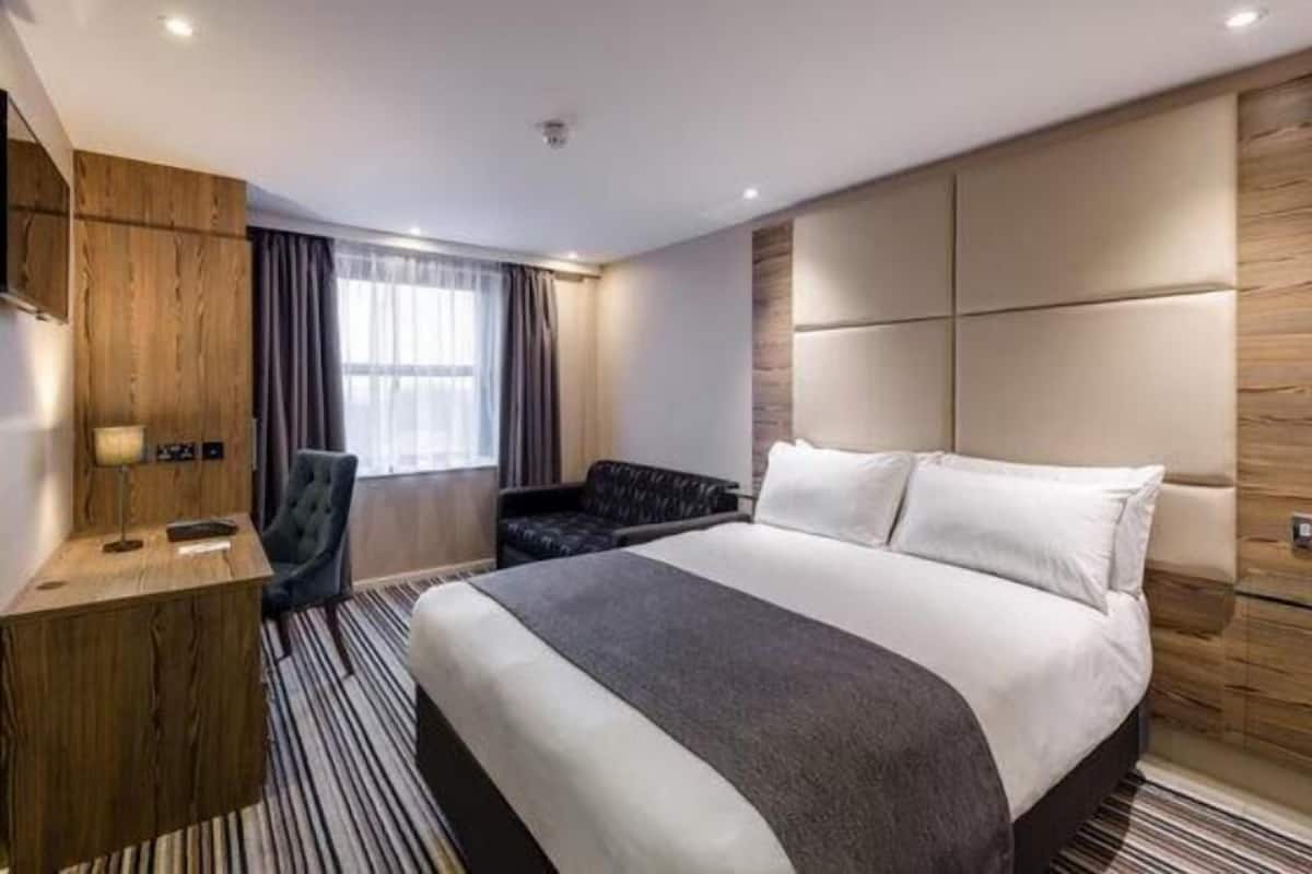 Bureau, lit de bébé (gratuit), accÚs au Wi-Fi (inclus), literie fournie