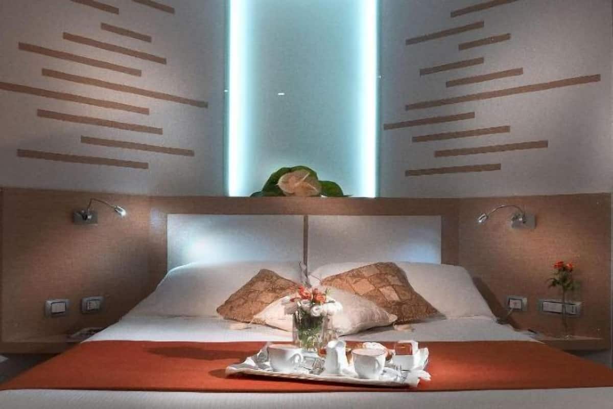 Ropa de cama de alta calidad, edredón y minibar