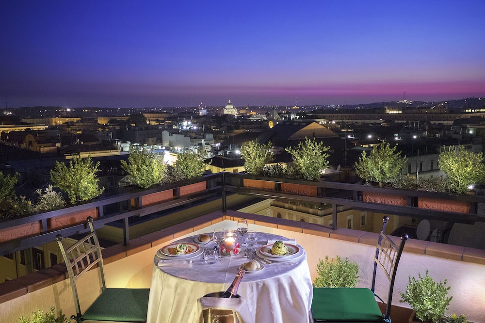 Hotel Diana Roof Garden