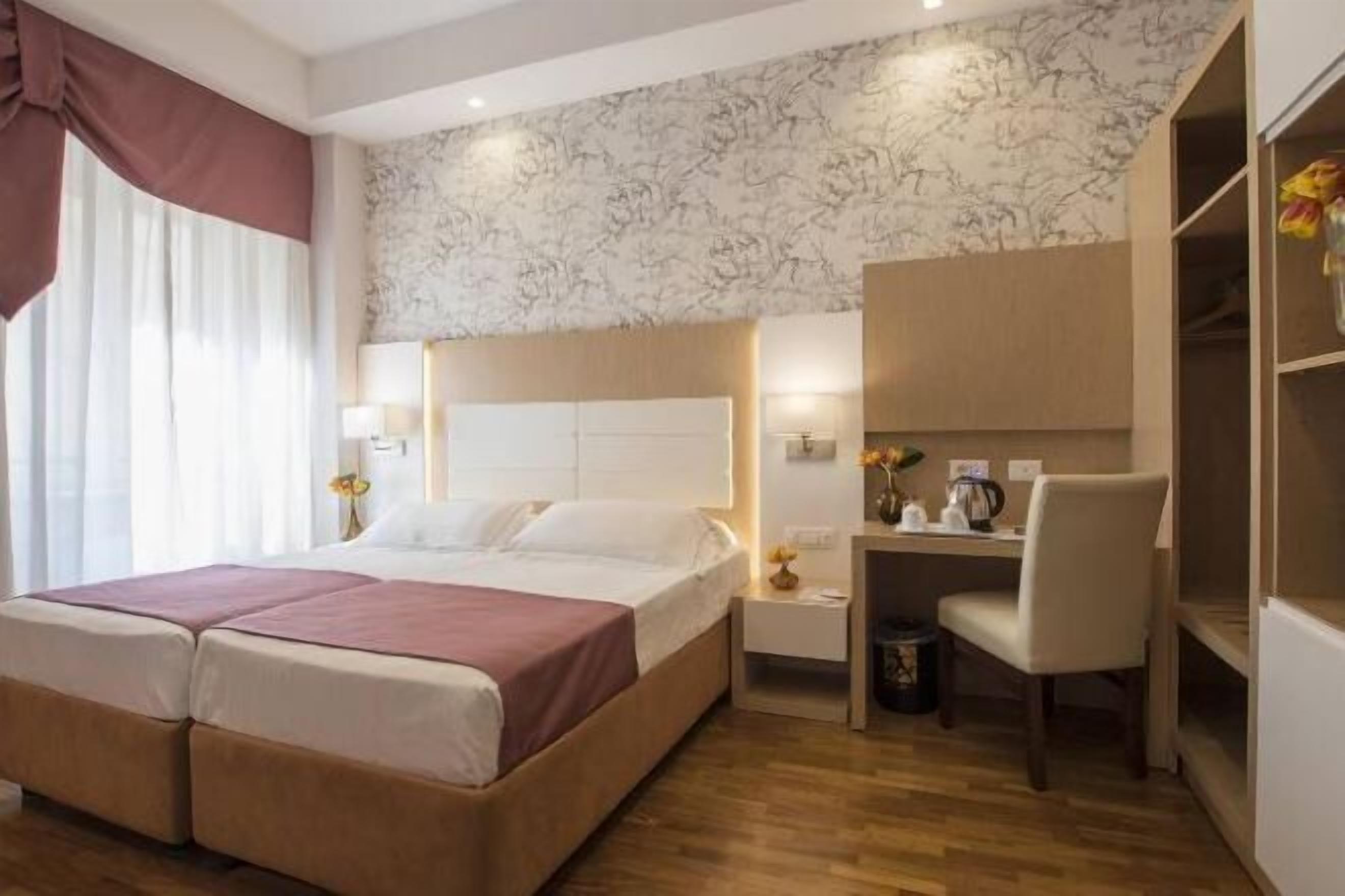 Ropa de cama de alta calidad, edredón y minibar 