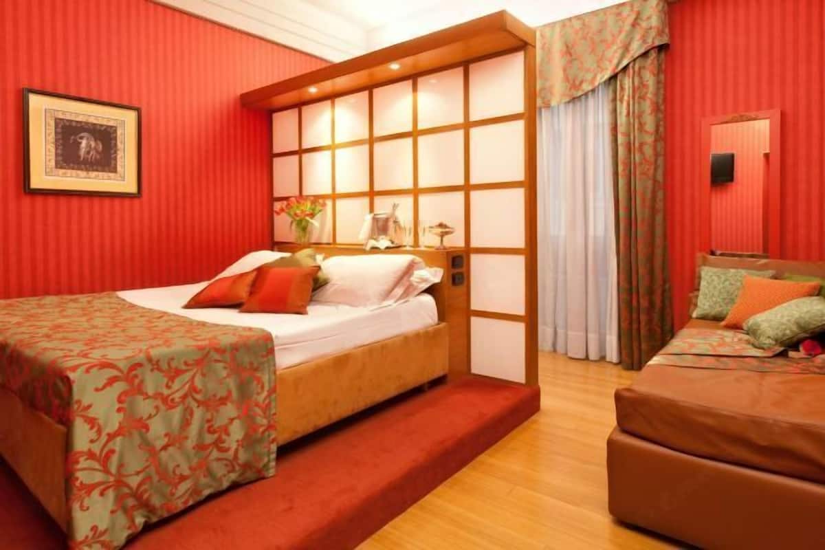 Premium bedding, down duvets, minibar, in-room safe