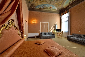 Junior Suite | In-room safe, individually decorated, free cribs/infant beds