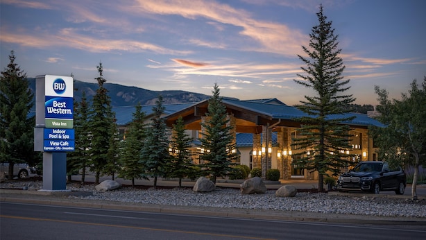 A Best Western hotel with a stone facade, indoor pool, spa, and a view cafe. - Best Western Vista Inn (Buena Vista)