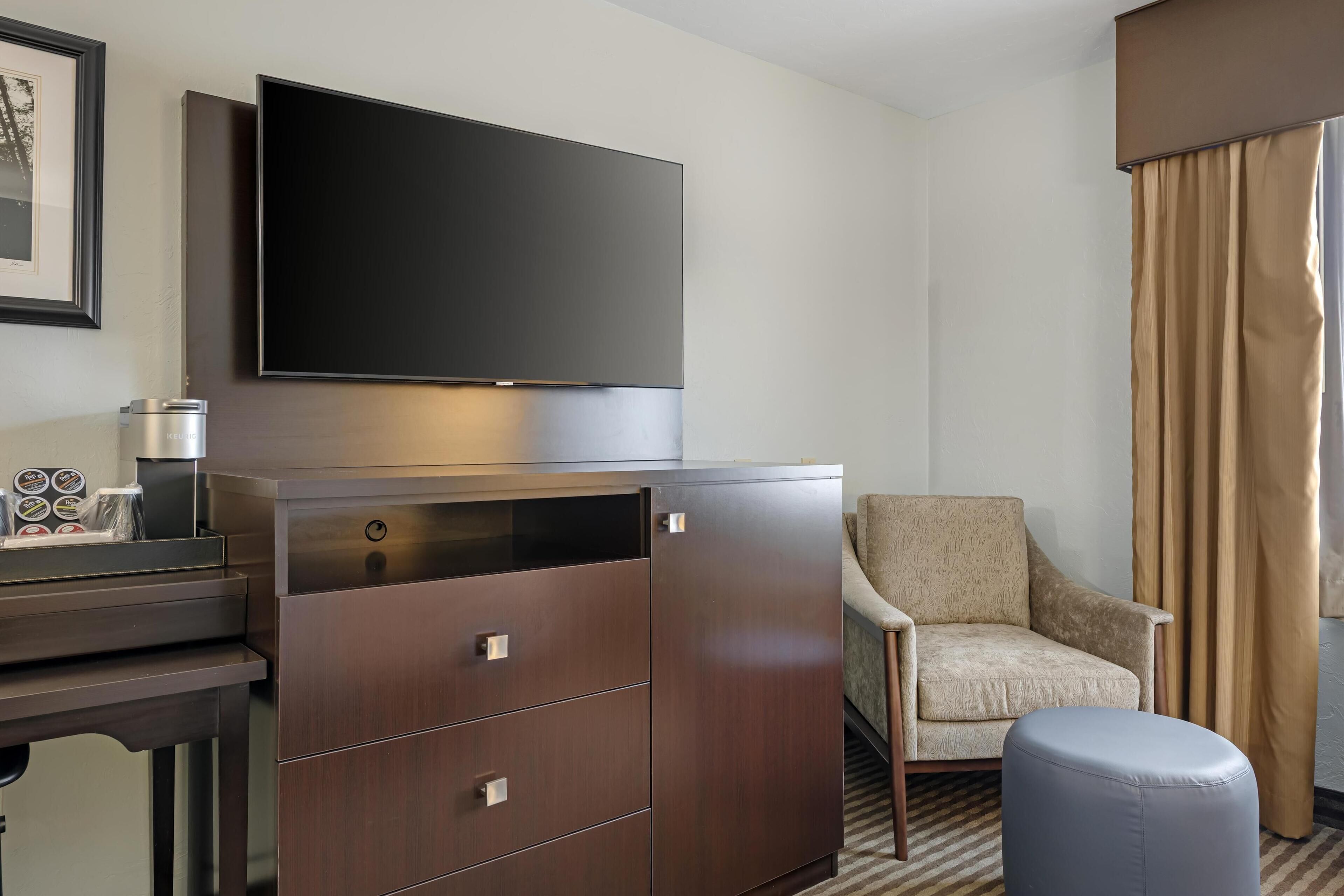 executive room, 2 queen beds, non smoking, refrigerator & microwave | premium bedding, iron/ironing board, free wifi, bed sheets