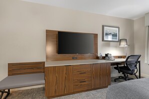 Standardzimmer, 1 King-Bett, barrierefrei, Badewanne | Hochwertige Bettwaren, Bügeleisen/Bügelbrett, kostenloses WLAN