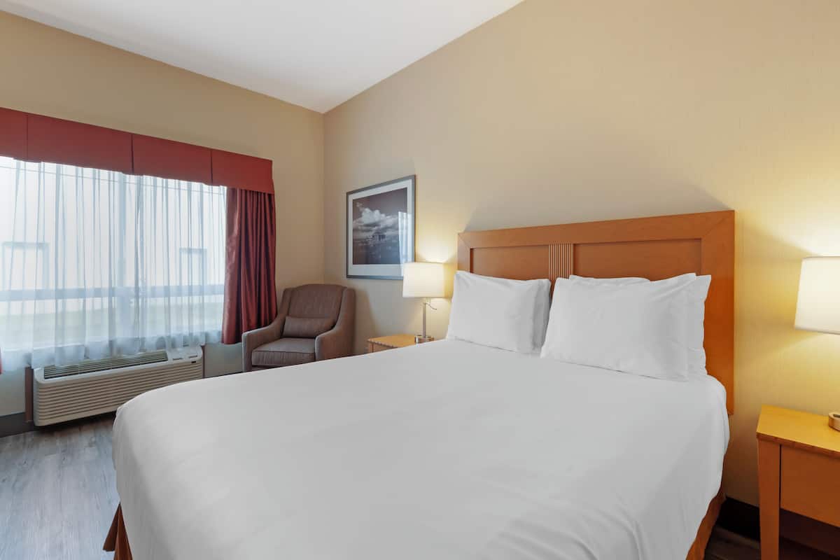 1 bedroom, pillow-top beds, in-room safe, desk