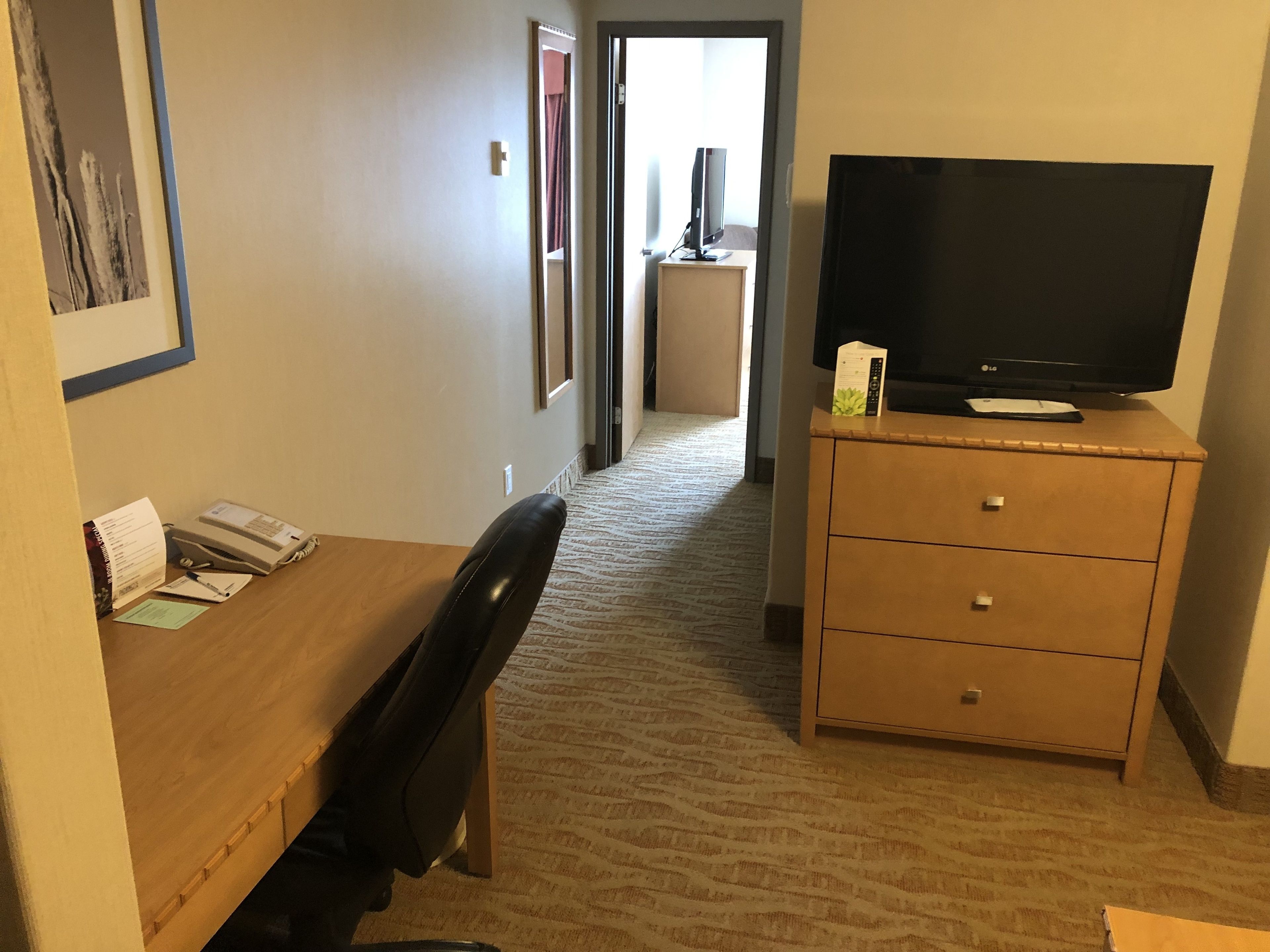 suite, 1 queen bed, non smoking, refrigerator & microwave | 1 bedroom, pillow-top beds, in-room safe, desk