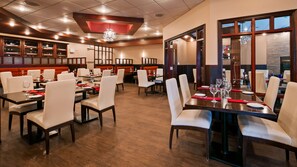 2 restaurants; lunch and dinner served - Best Western Grande Prairie Hotel & Suites (Grande Prairie)