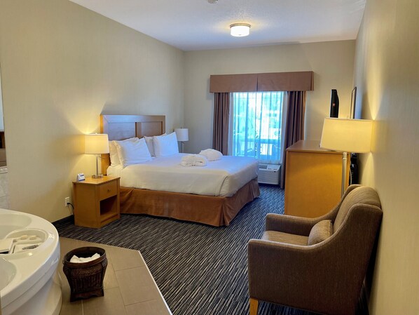 Suite, 1 très grand lit, non-fumeur, bain à remous