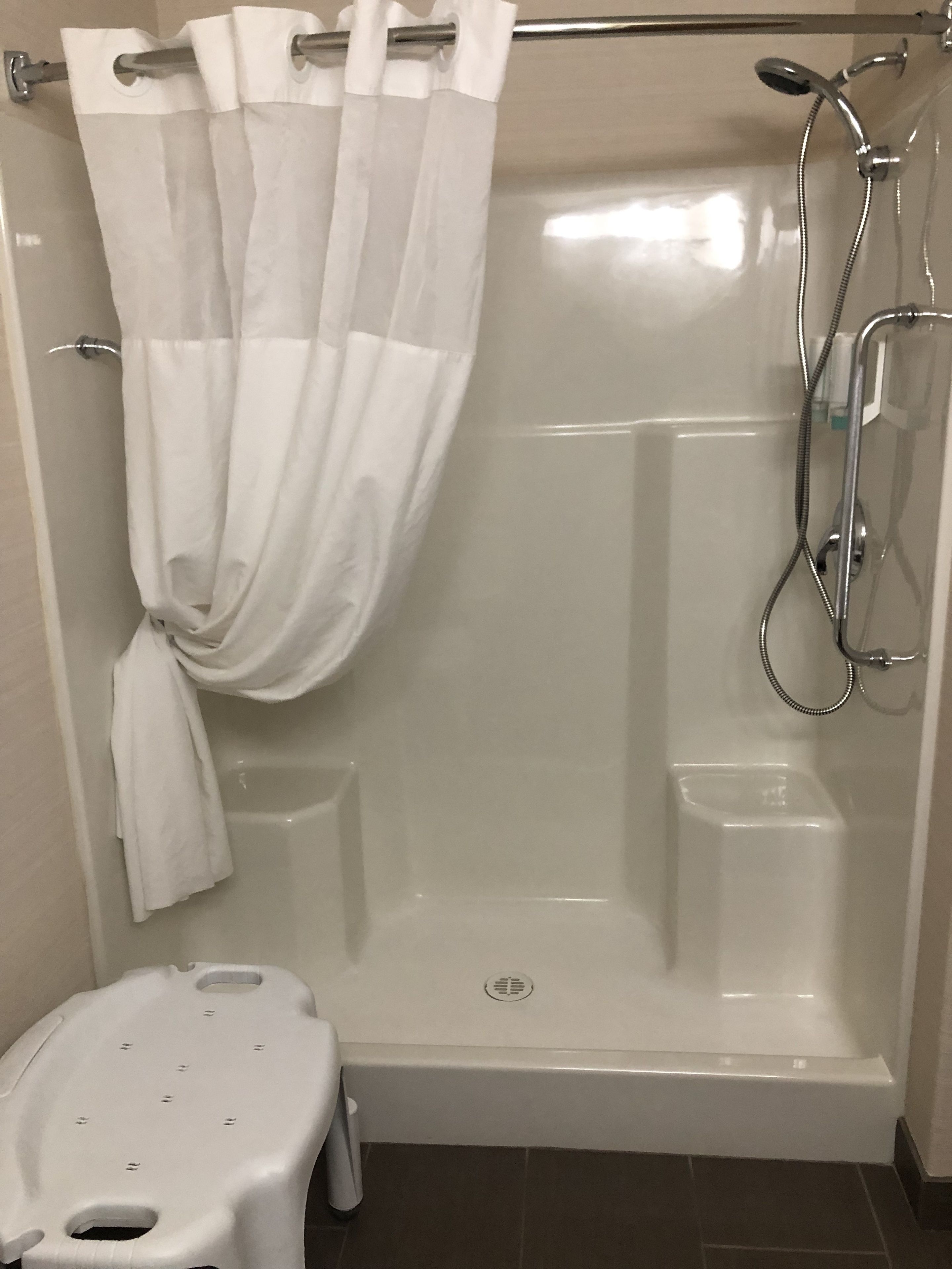 standard room, 1 queen bed, accessible, refrigerator | bathroom | combined shower/bathtub, deep-soaking bathtub, free toiletries