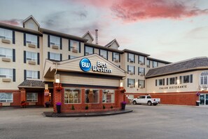 Exterior - Best Western Grande Prairie Hotel & Suites (Grande Prairie)