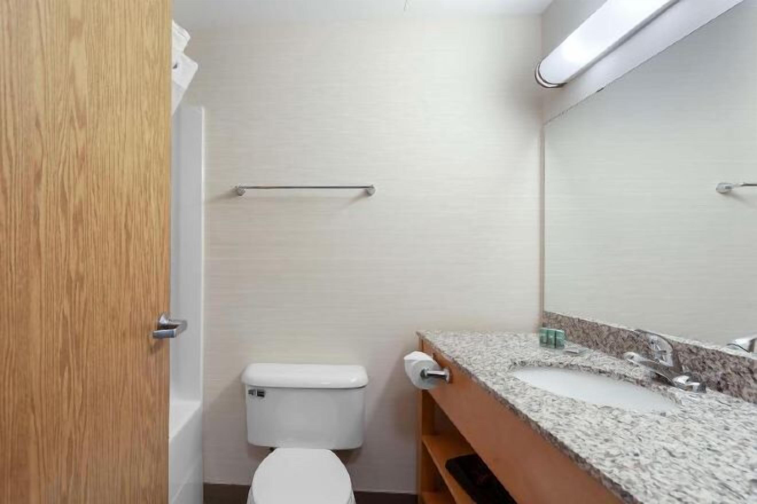 Bad | Kombinert dusj/badekar og dype avslapningsbadekar