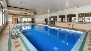 Innendørsbasseng