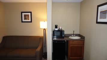 Premium bedding, desk, blackout drapes, iron/ironing board