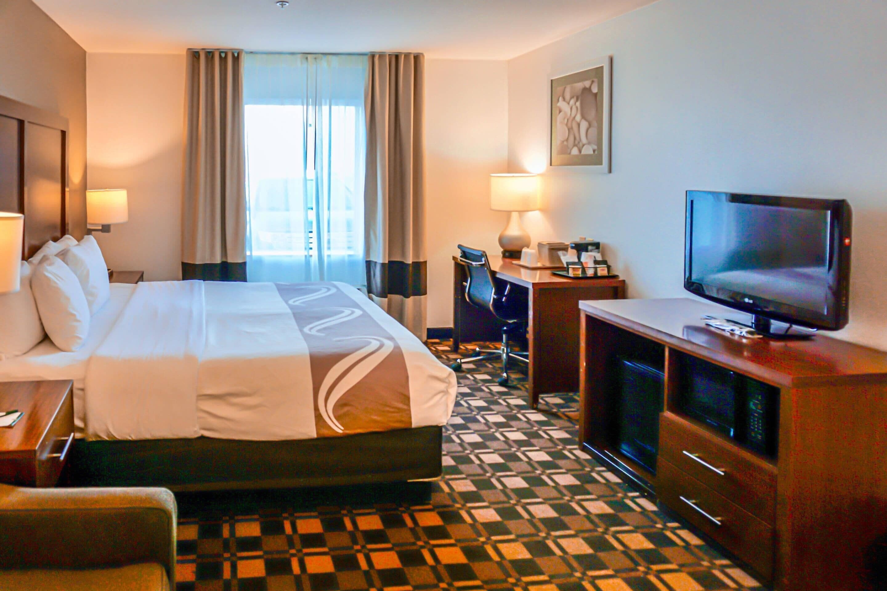 Executive kamer, 1 kingsize bed met slaapbank, niet-roken | Luxe beddengoed, een bureau, verduisterende gordijnen