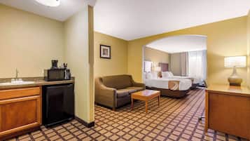Suite, Non Smoking (2 Queen Beds and 1 Double Sofa Bed)