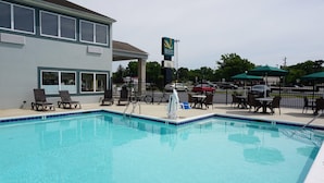 Seasonal outdoor pool