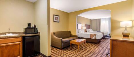 Suite, Non Smoking (2 Queen Beds and 1 Double Sofa Bed)