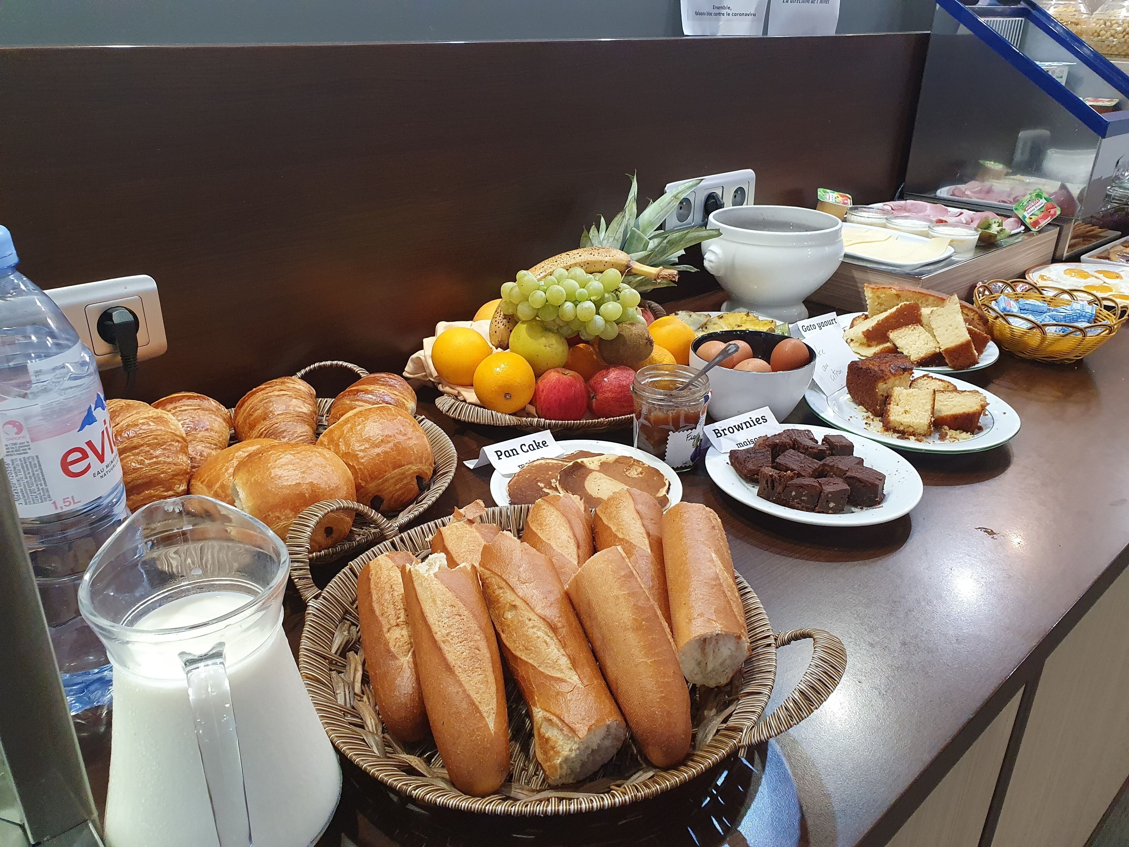 Desayuno buffet todos los días (con cargo)