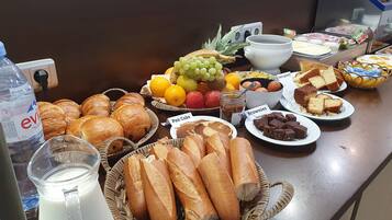 Desayuno buffet todos los días (con cargo)