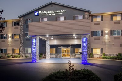 Holiday Inn Express & Suites Tumwater – Olympia by IHG