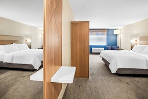 Cortinas opacas, tabla de planchar con plancha, wifi gratis