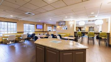 Esmorzar diari d'estil bufet gratuït